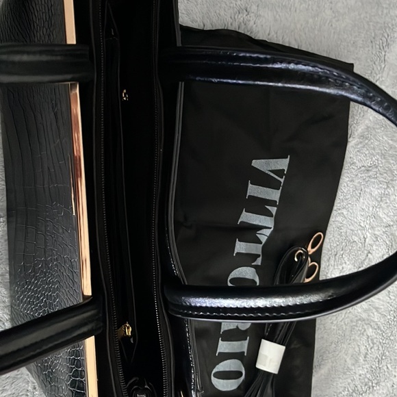 Great black gator bag - Picture 3 of 3